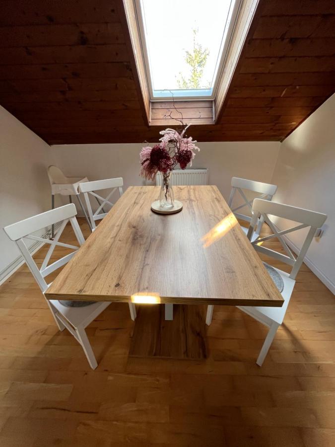 "Stone'S Throw" Krumlov 5 Min By Car, Lipno 15 Min By Car, 2 Bdrooms,Playroom Kajov Exterior photo